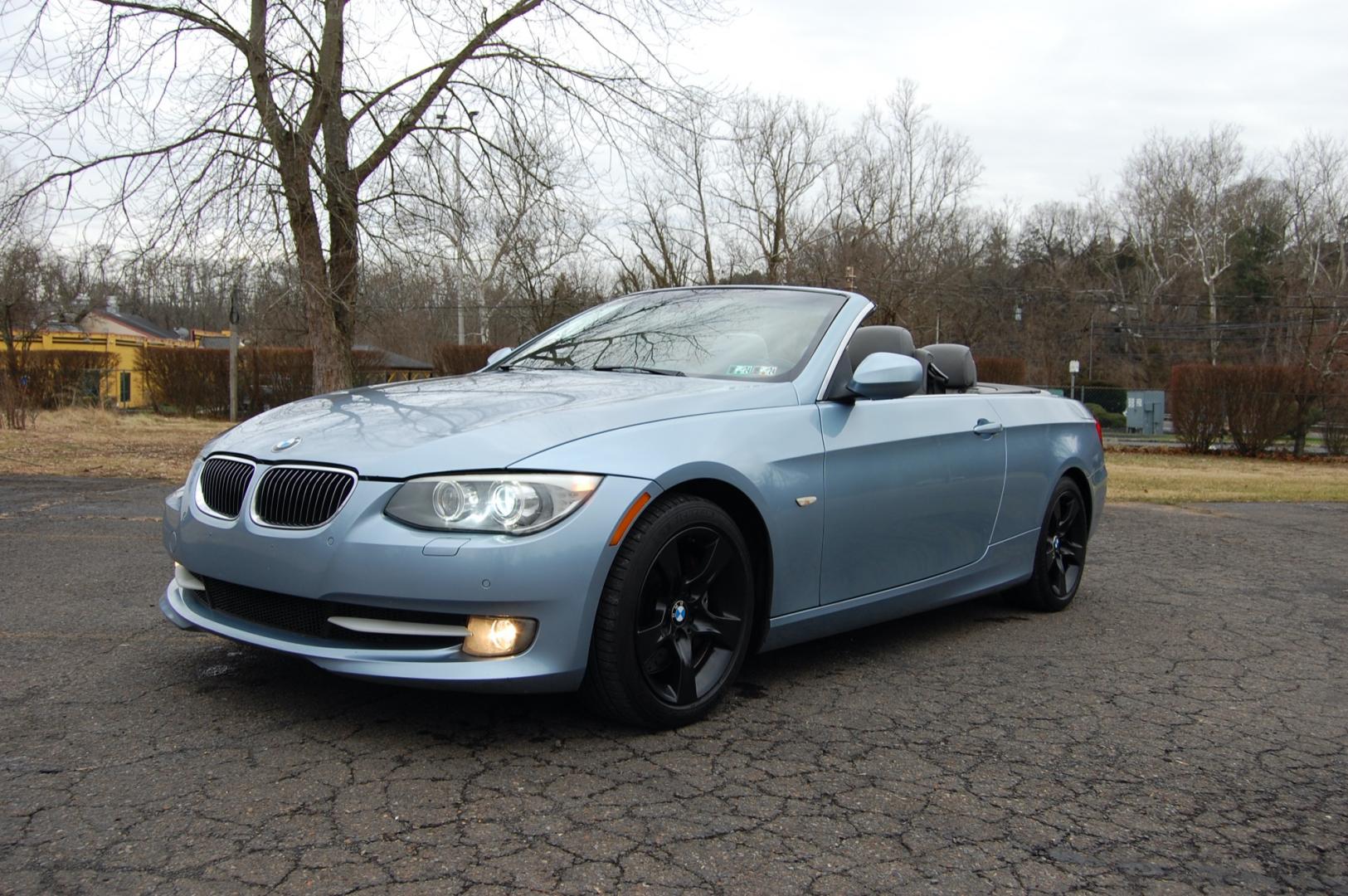 2012 Blue /Gray Leather BMW 3-Series (WBADX7C50CE) with an 3.0L L6 DOHC 24V turbocharged engine, Automatic transmission, located at 6528 Lower York Road, New Hope, PA, 18938, (215) 862-9555, 40.358707, -74.977882 - Here for sale is a nice 2012 BMW 335i Hard Top Convertible. Under the hood is a strong running 3.0 liter turbocharged inline 6 cylinder which puts power to the rear wheels via a smooth shifting automatic transmission with paddle shifters. Features include; Gray leather interior, keyless entry sys - Photo#8